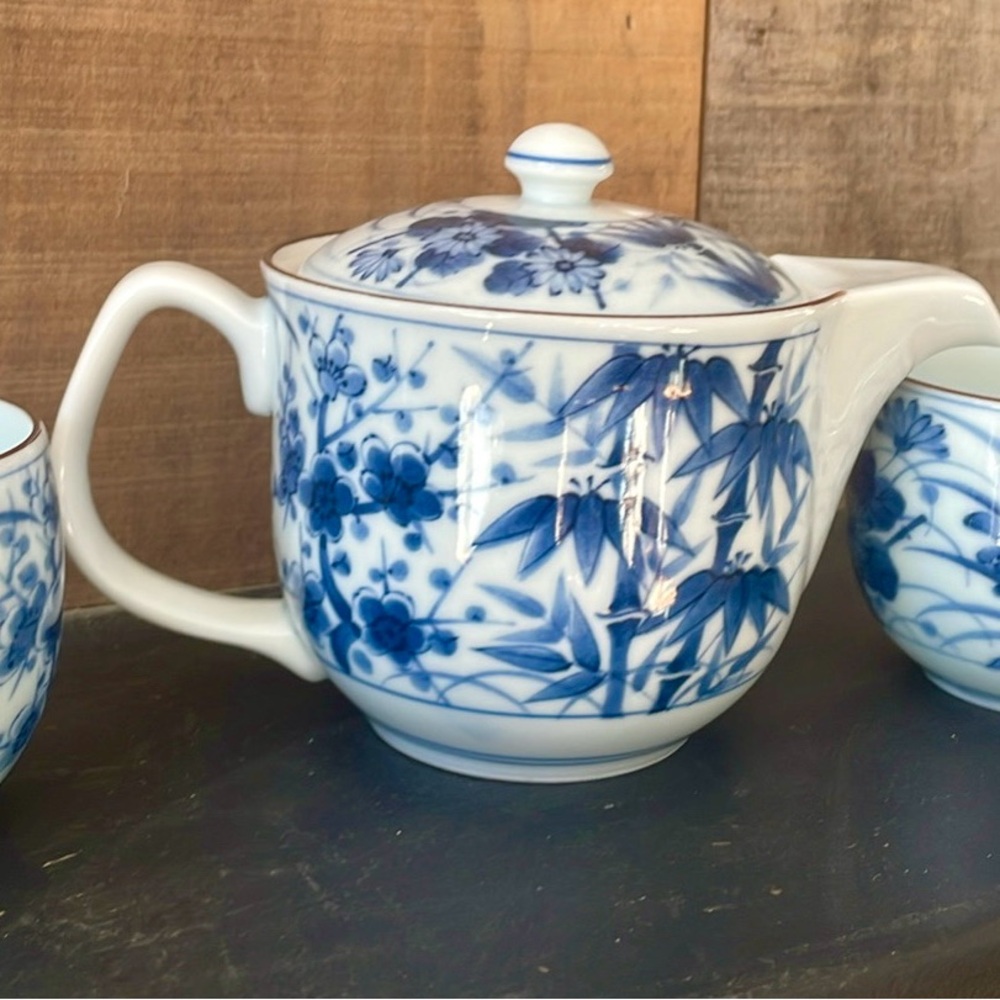 ❤️Vintage ARTIST SIGNED HANDPAINTED Blue White Floral ASIAN porcelain Teapot Set - Picture 8 of 9